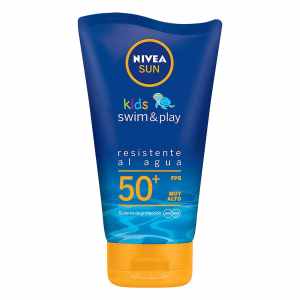 Nivea Protector Solar en loción ideal para la piel sensible de los niños Fps 50+ Swim & Play, 150ml